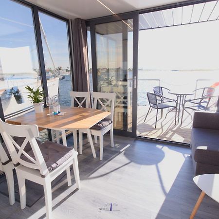 Hausboot Fjord Lacerta Mit Dachterrasse In Wendtorf מראה חיצוני תמונה